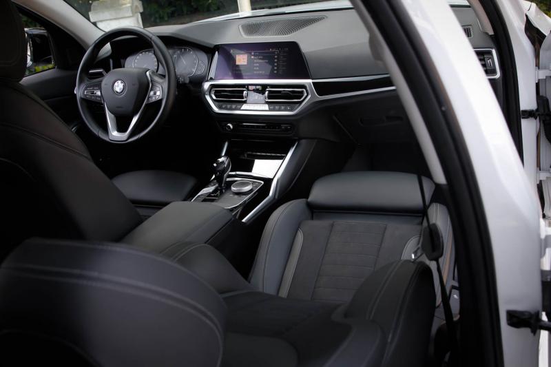 BMW - 330 - pic11