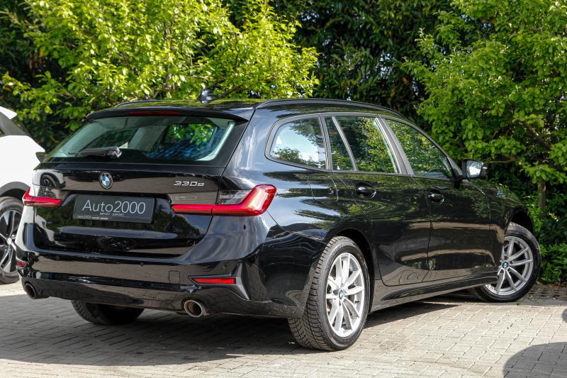 BMW - 330e - pic6