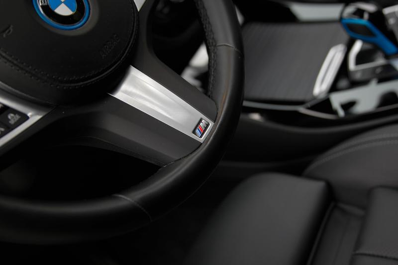BMW - IX3 - pic33