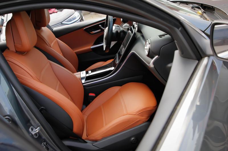 Mercedes - C200 - pic15