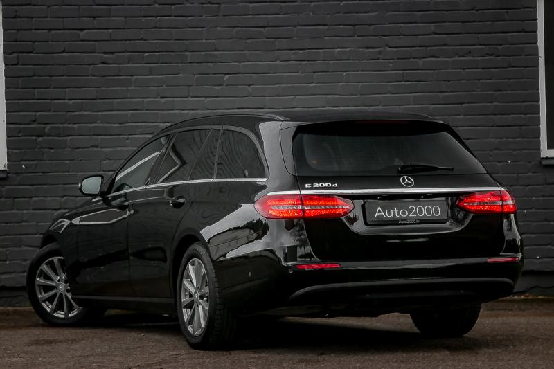 Mercedes - E200 - pic4