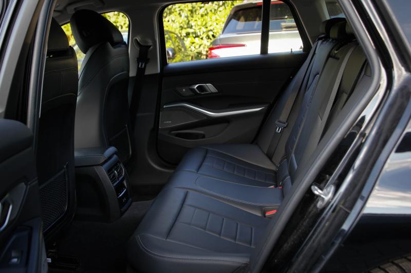 BMW - 330e - pic15