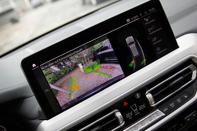 BMW - IX3 - pic19