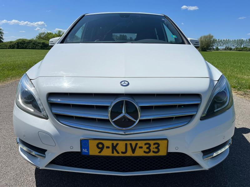 Mercedes - B180 - pic2