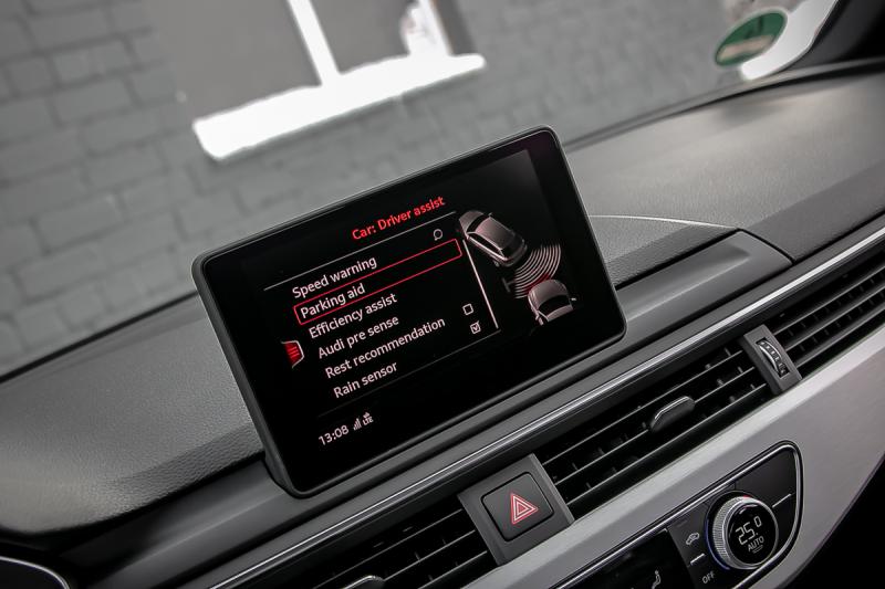 Audi - A4 - pic24