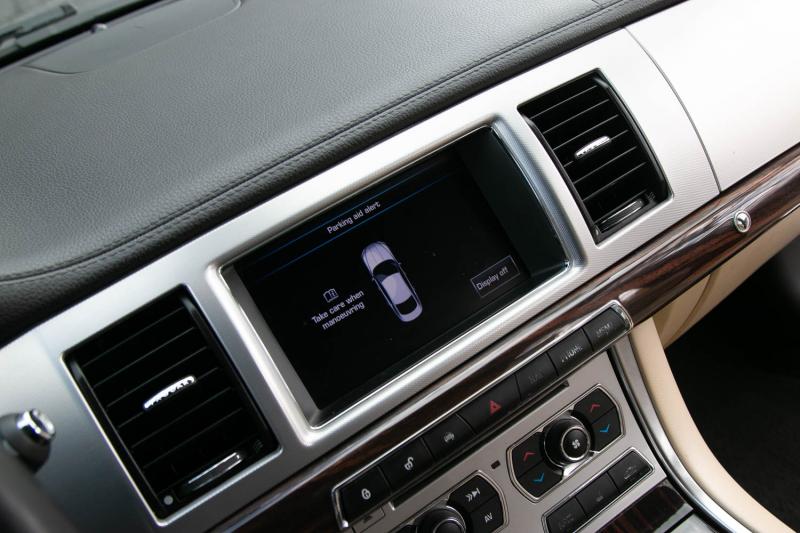Jaguar - XF - pic24