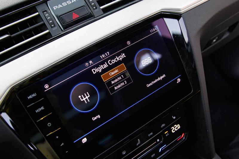 Volkswagen - Passat - pic12