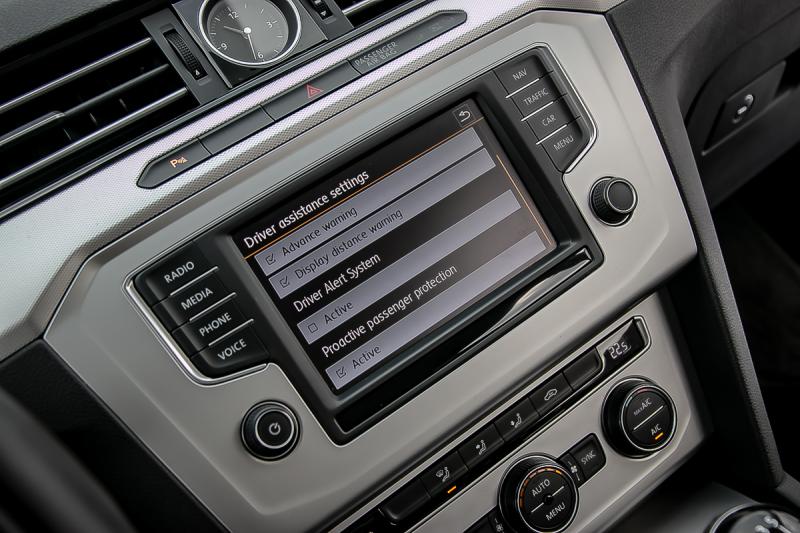 Volkswagen - Passat - pic18