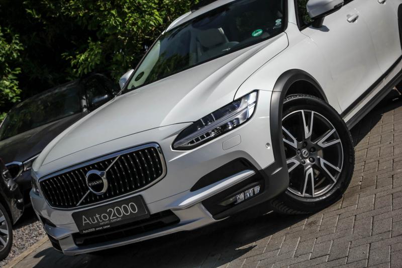 Volvo - V90 Cross Country - pic2