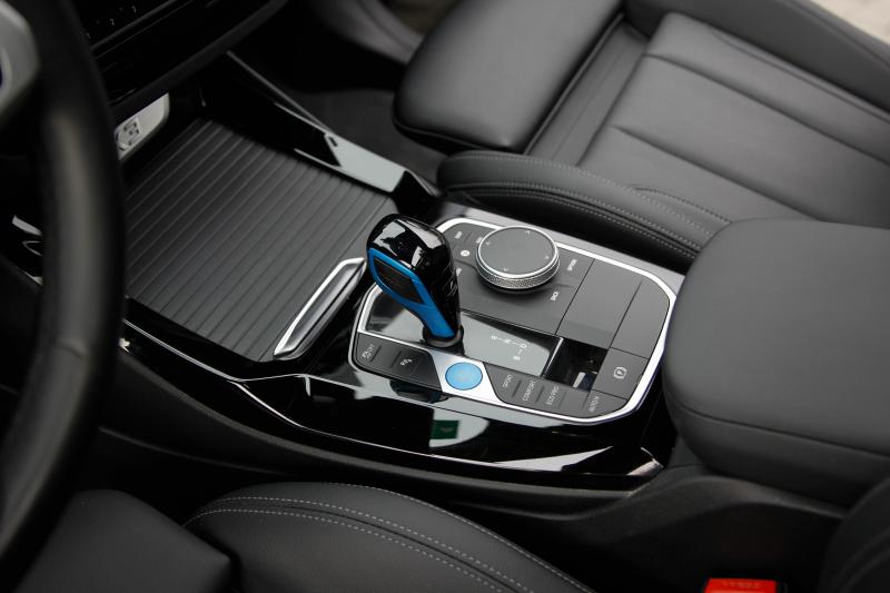 BMW - IX3 - pic39