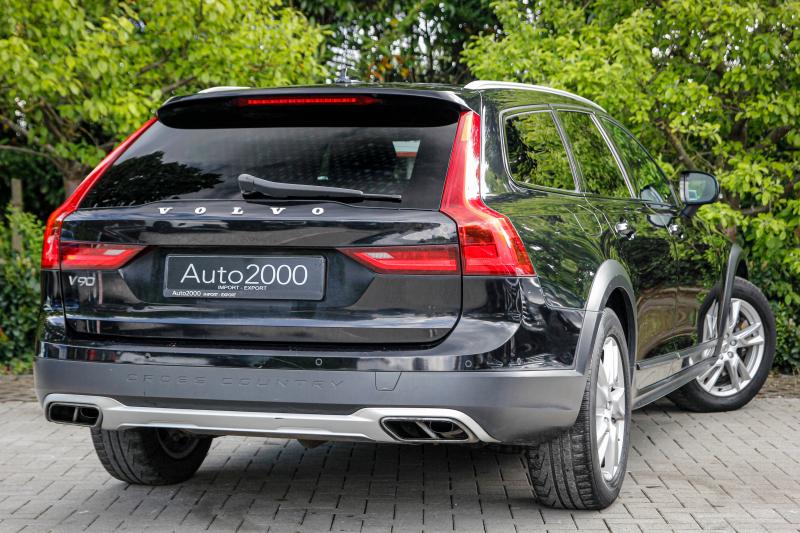 Volvo - V90 Cross Country - pic9