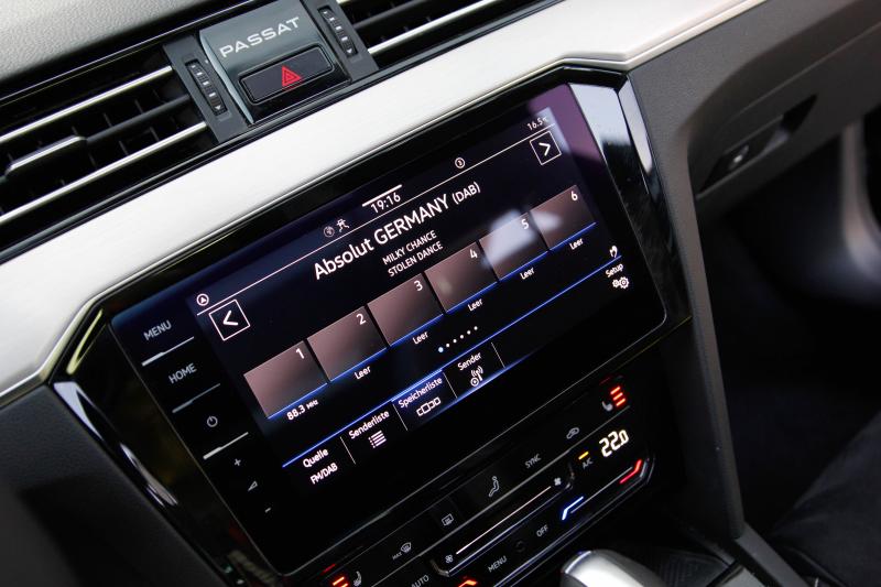Volkswagen - Passat - pic19