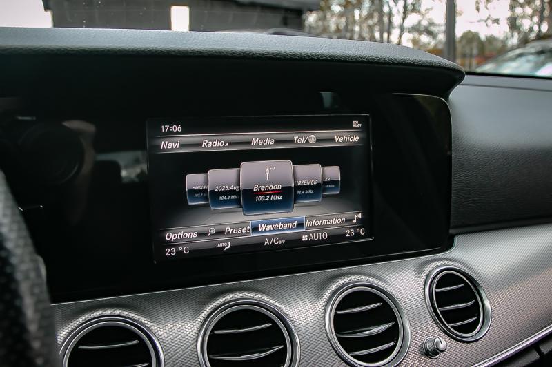 Mercedes - E200 - pic35