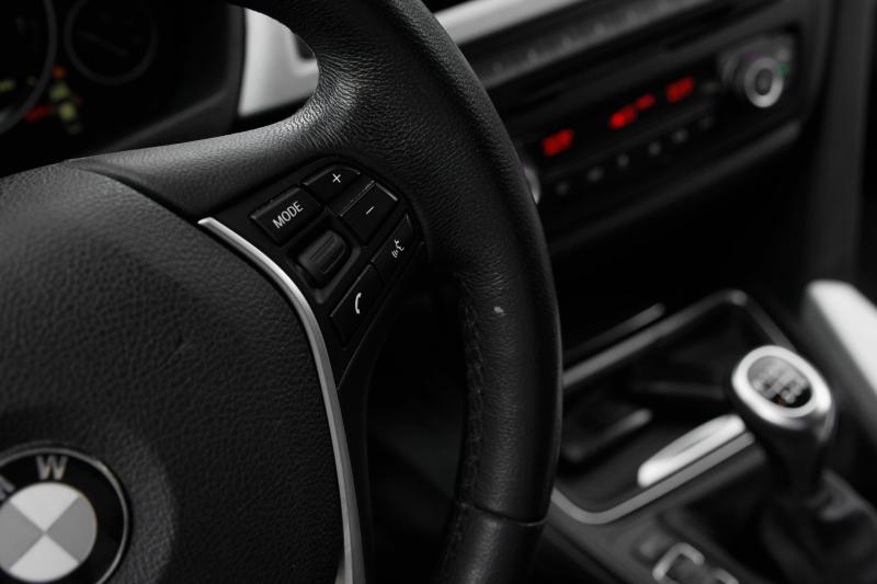 BMW - 320 - pic26