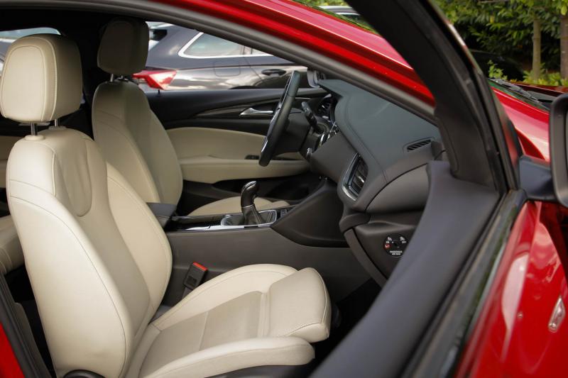 Opel - Insignia - pic10