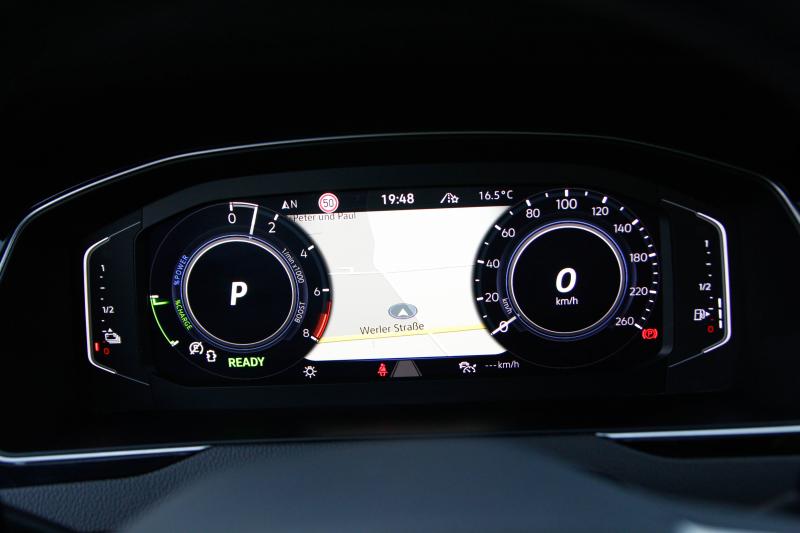 Volkswagen - Passat - pic30