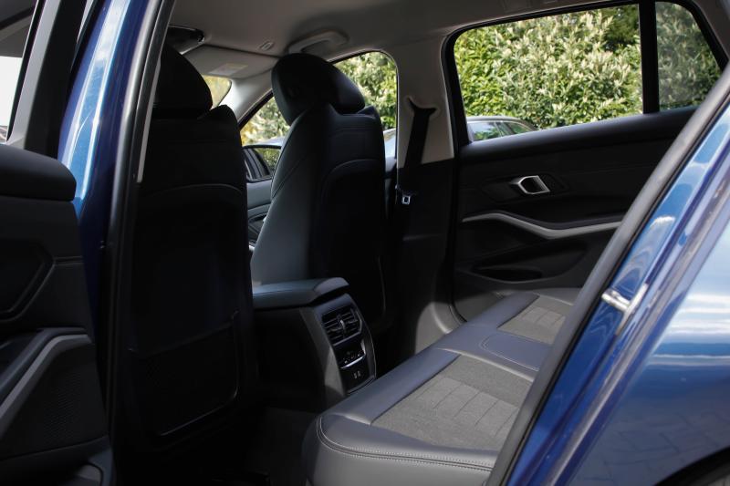 BMW - 320 - pic12