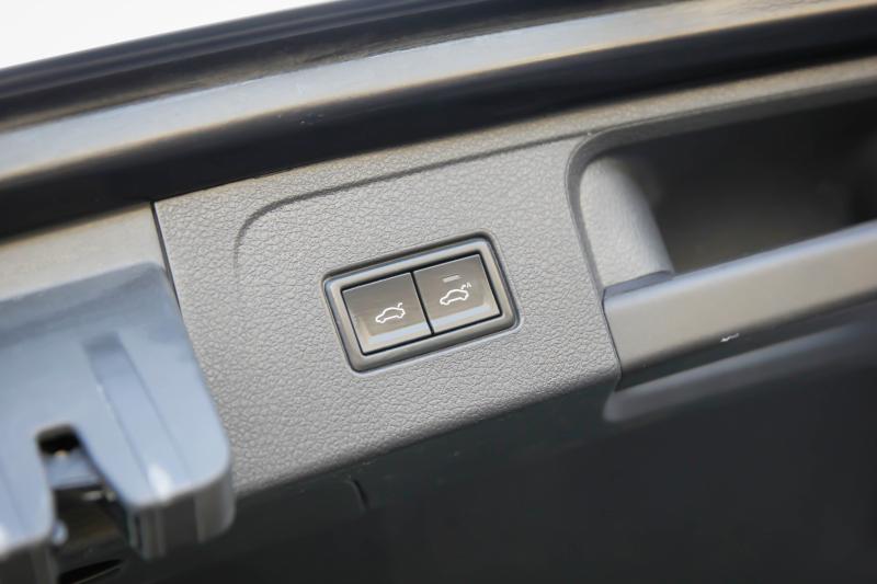 Volkswagen - Passat - pic6