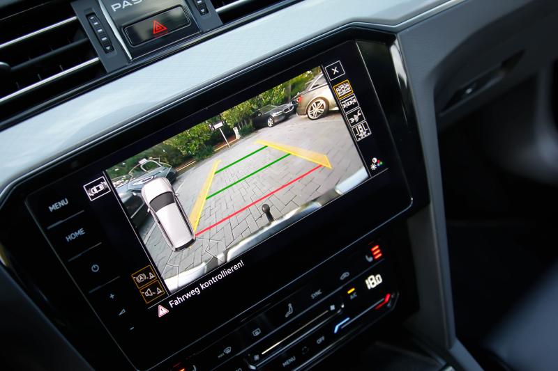 Volkswagen - Passat - pic18