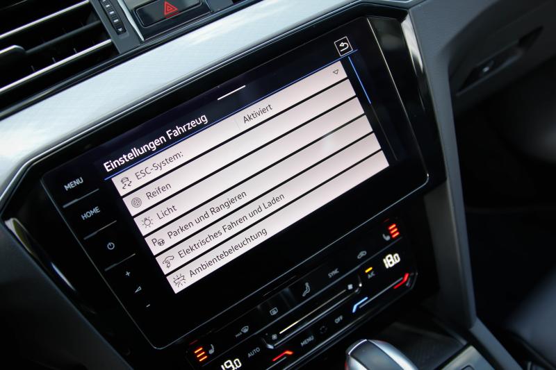 Volkswagen - Passat - pic13
