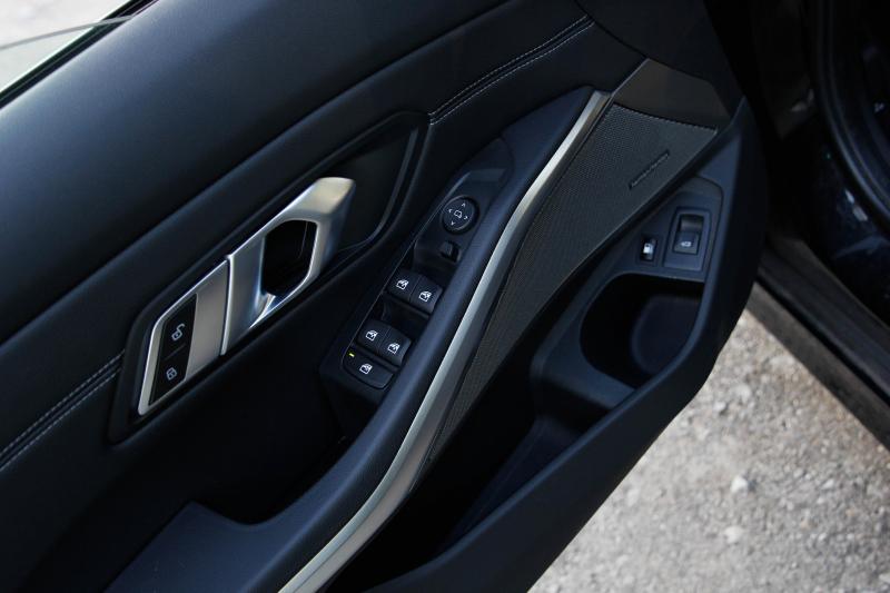 BMW - 330e - pic27