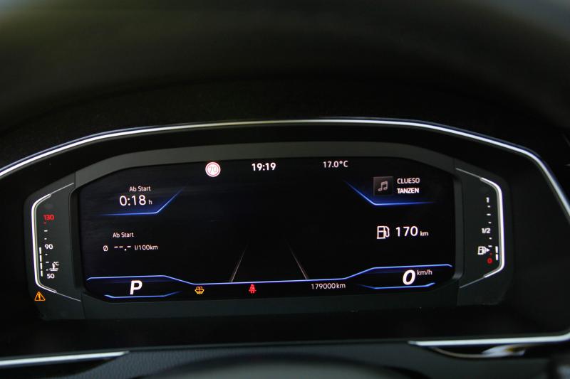 Volkswagen - Passat - pic47