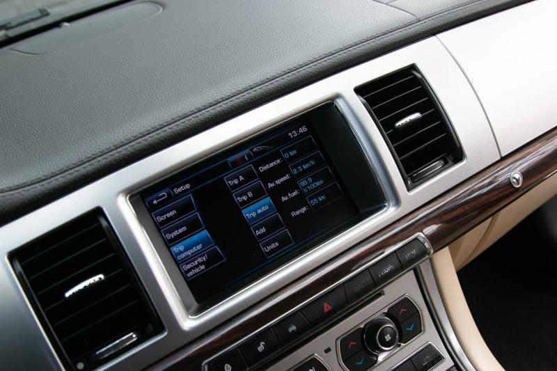 Jaguar - XF - pic19