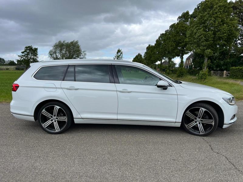 Volkswagen - Passat - pic5