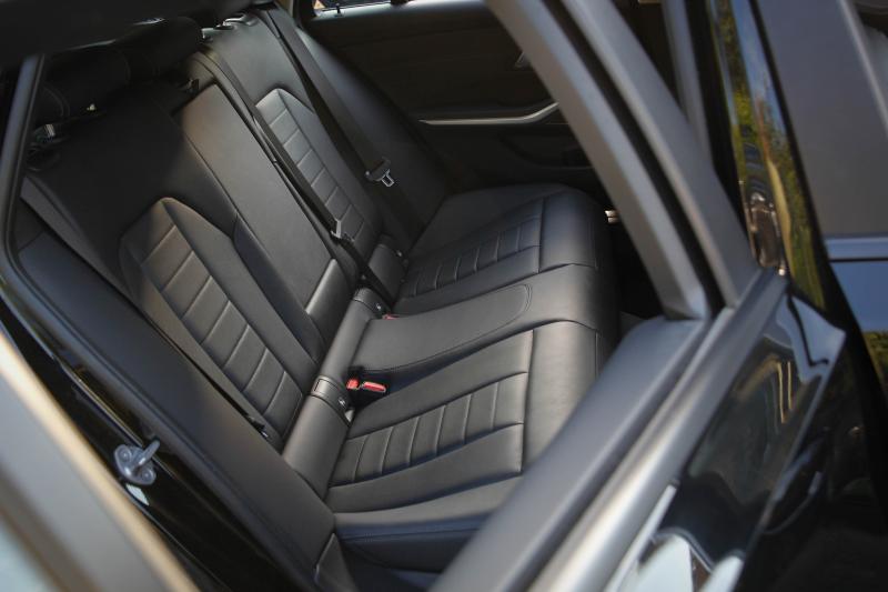 BMW - 330e - pic13