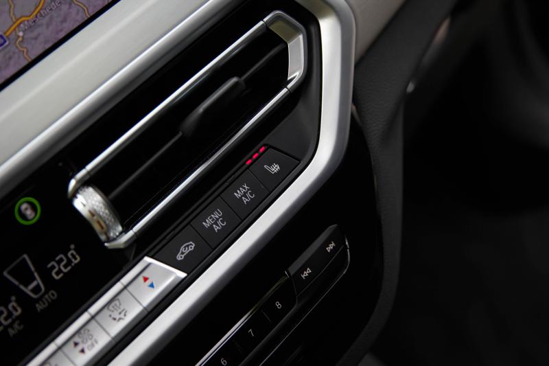 BMW - IX3 - pic36