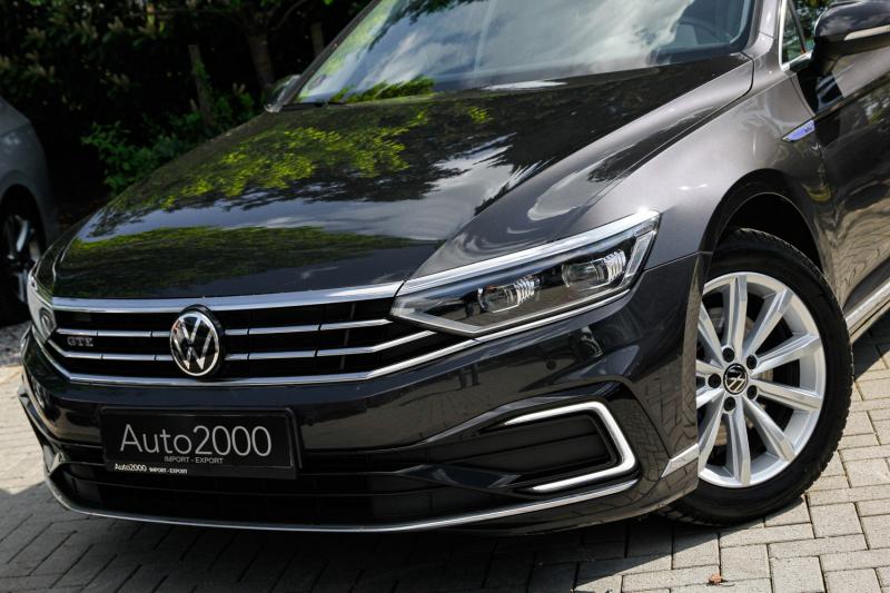 Volkswagen - Passat - pic4