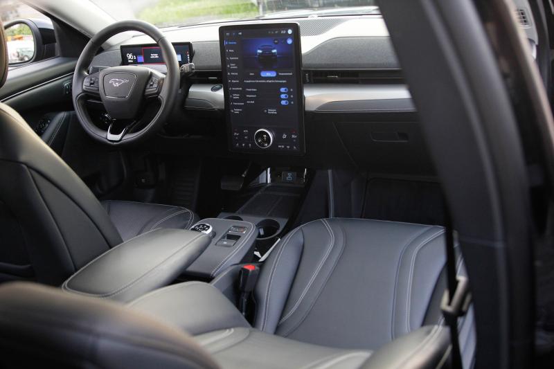 Ford - Mustang - pic12