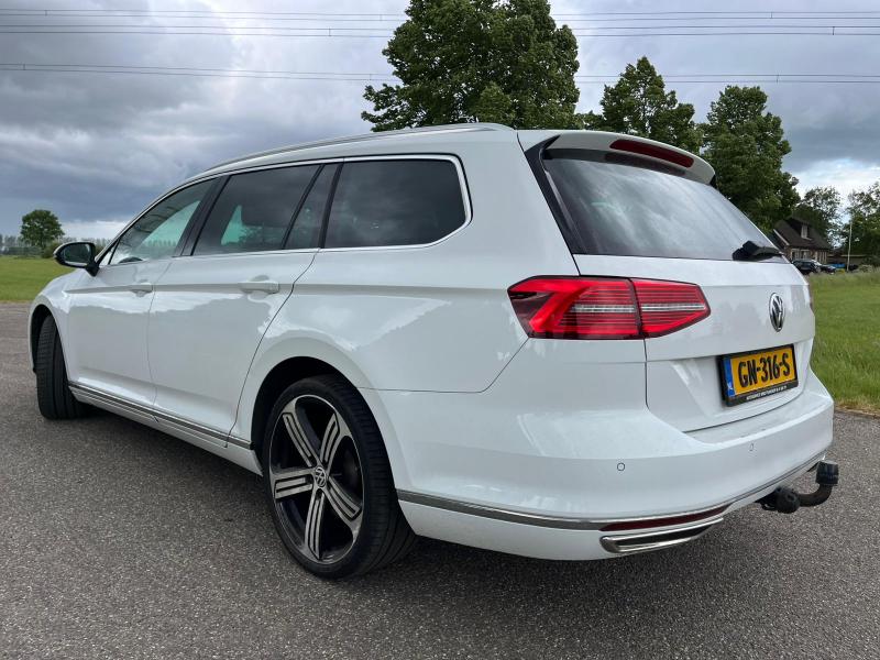 Volkswagen - Passat - pic4
