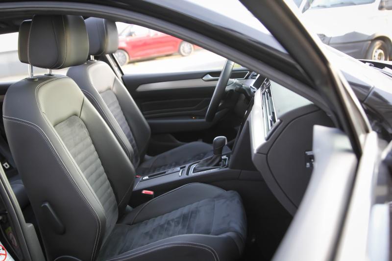 Volkswagen - Passat - pic48