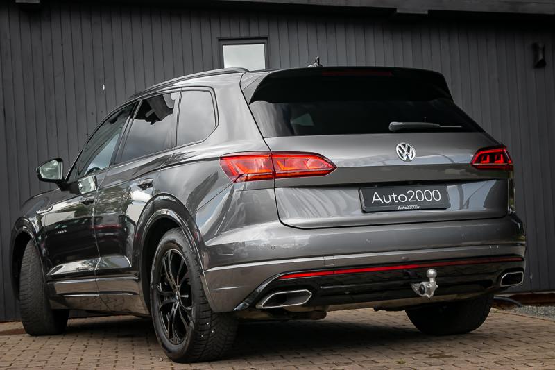 Volkswagen - Touareg - pic4