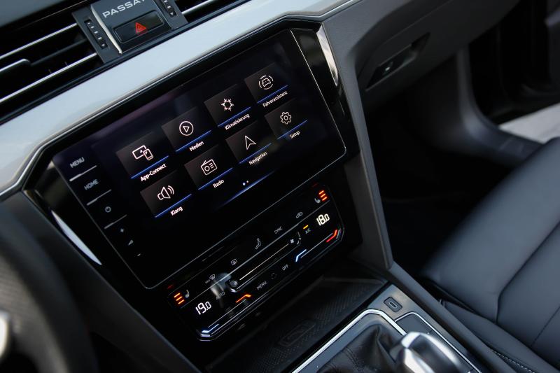 Volkswagen - Passat - pic30