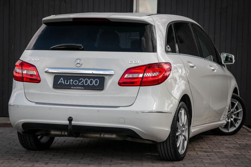 Mercedes - B180 - pic6