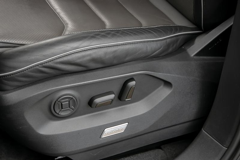 Volkswagen - Touareg - pic5