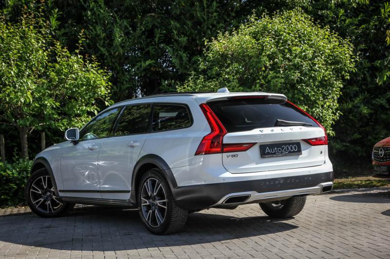 Volvo - V90 Cross Country - pic9