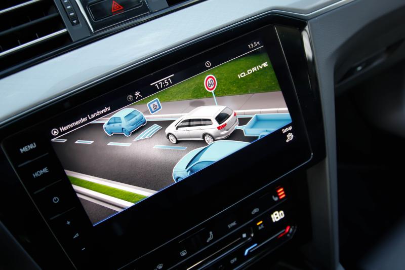 Volkswagen - Passat - pic19