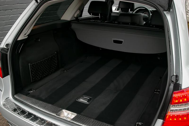 Mercedes - E300 - pic27