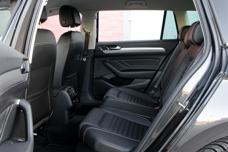 Volkswagen - Passat - pic12
