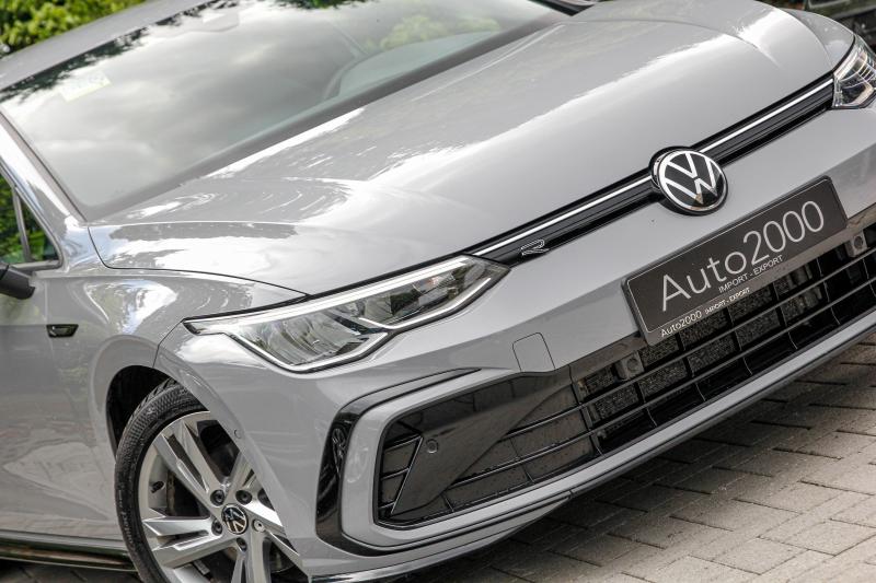 Volkswagen - Golf 8 - pic4