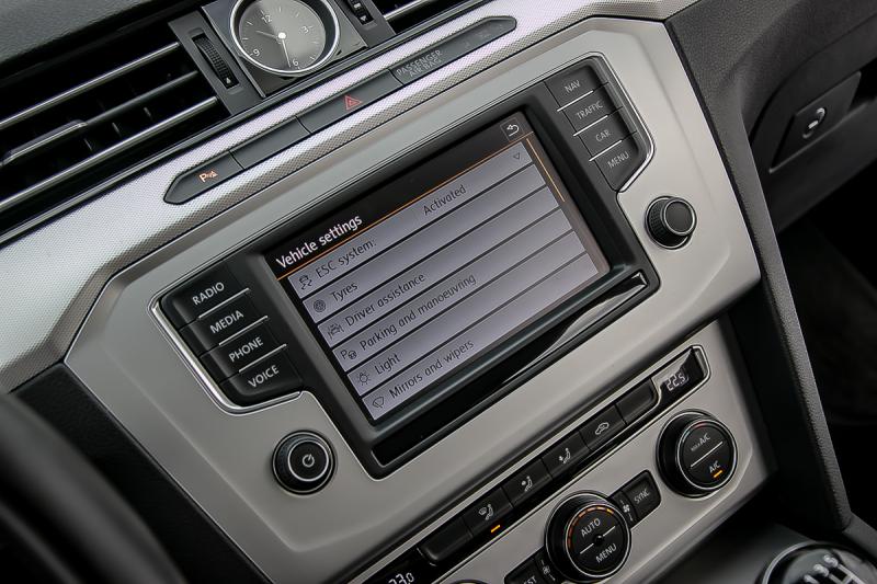 Volkswagen - Passat - pic17