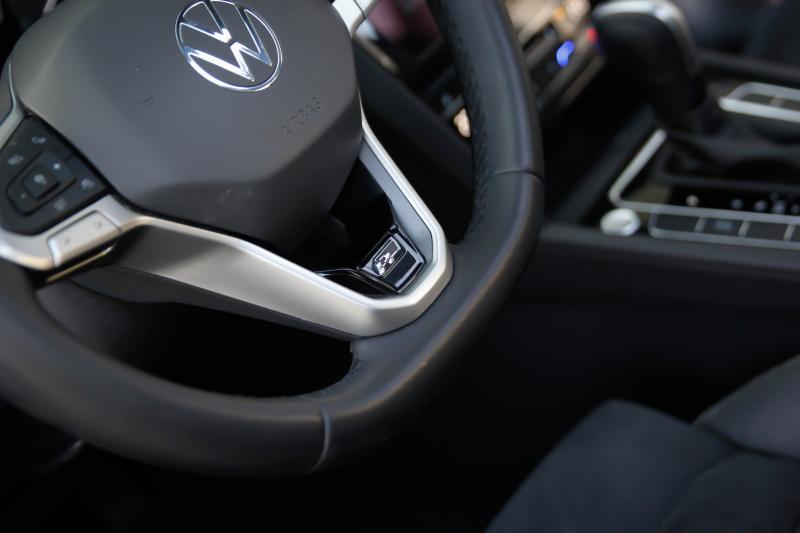 Volkswagen - Passat - pic38