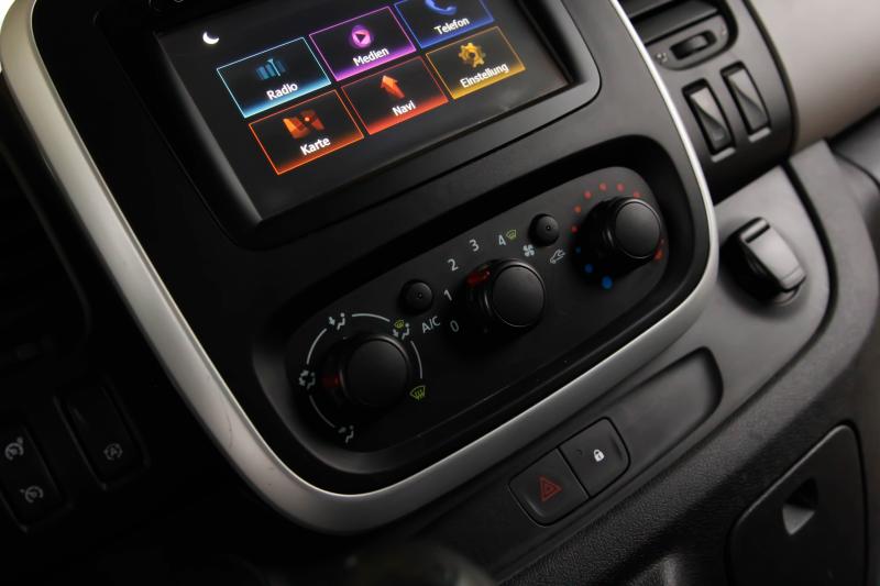 Renault - Trafic - pic15