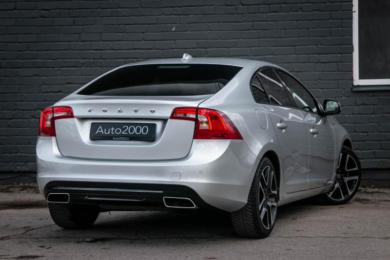 Volvo - S60 - pic5