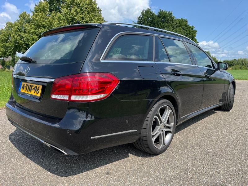 Mercedes - E200 - pic3