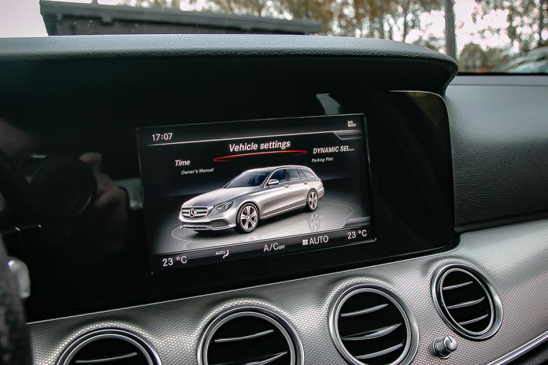 Mercedes - E200 - pic39