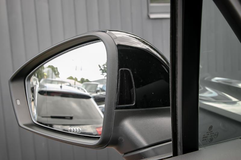 Volkswagen - Touareg - pic37